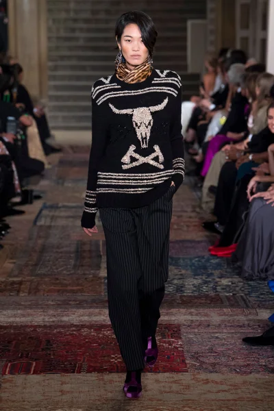 Look 28